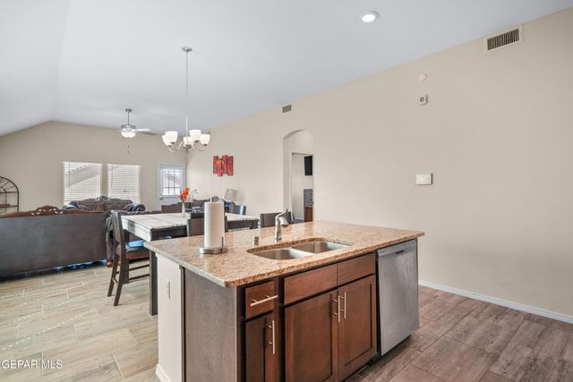 13833 sky harbor Avenue, Horizon City, TX 79928