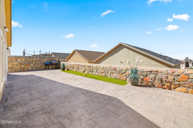 13833 sky harbor Avenue, Horizon City, TX 79928