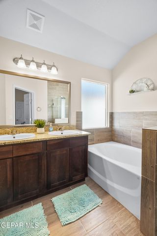 13833 sky harbor Avenue, Horizon City, TX 79928