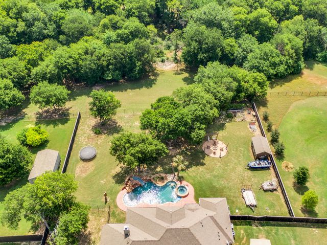 6450 Caliche Circle, Midlothian, TX 76065