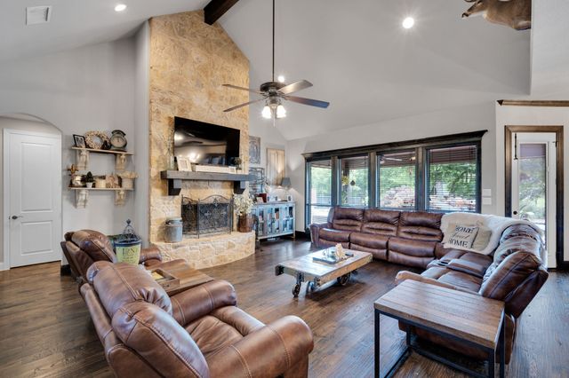 6450 Caliche Circle, Midlothian, TX 76065