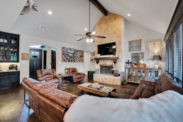 6450 Caliche Circle, Midlothian, TX 76065