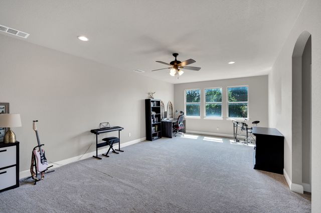 6450 Caliche Circle, Midlothian, TX 76065