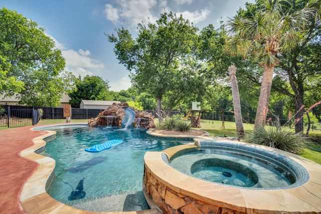 6450 Caliche Circle, Midlothian, TX 76065