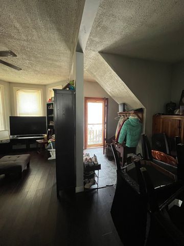 3914 N Christiana Avenue, Chicago, IL 60618