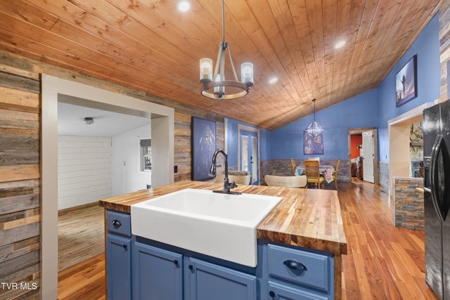 1690 Goodman Loop, Bulls Gap, TN 37711