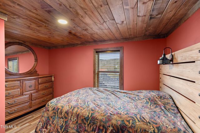 1690 Goodman Loop, Bulls Gap, TN 37711