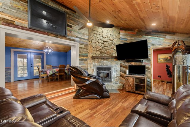 1690 Goodman Loop, Bulls Gap, TN 37711