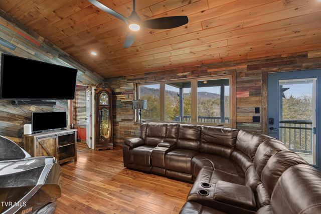 1690 Goodman Loop, Bulls Gap, TN 37711