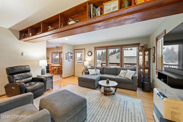 4006 Mullikin Street, Homer, AK 99603