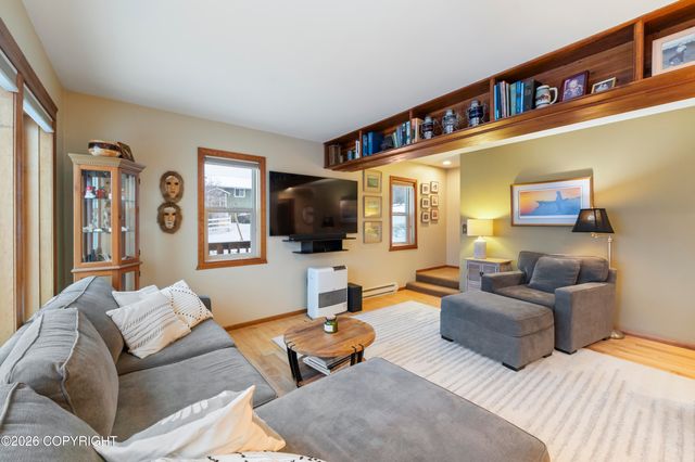 4006 Mullikin Street, Homer, AK 99603