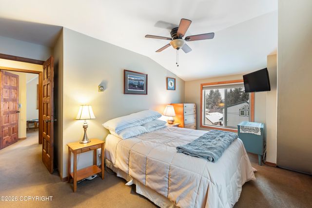 4006 Mullikin Street, Homer, AK 99603