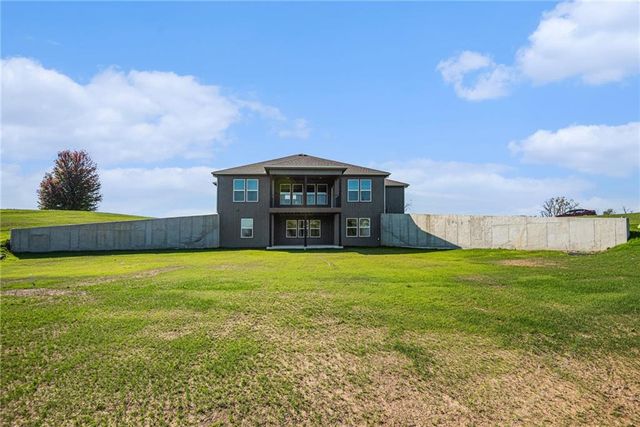 1221 DeSoto Road, Lansing, KS 66043