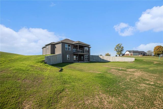 1221 DeSoto Road, Lansing, KS 66043