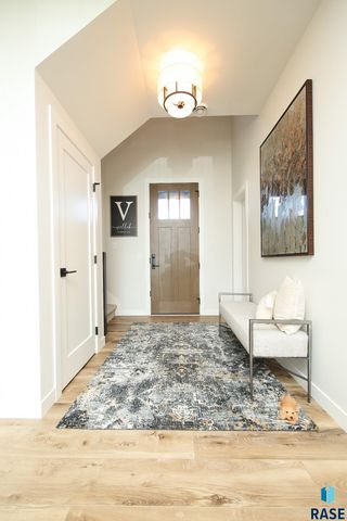 5509 E Canter Ridge Cir Circle, Sioux Falls, SD 57110