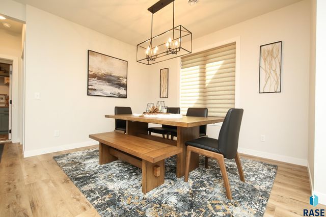 5509 E Canter Ridge Cir Circle, Sioux Falls, SD 57110