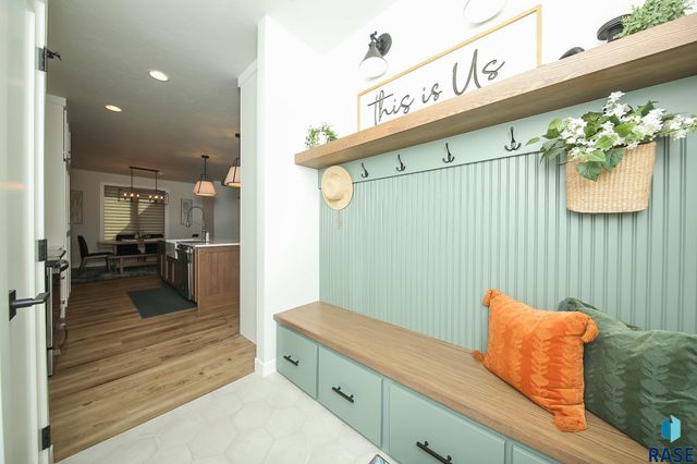 5509 E Canter Ridge Cir Circle, Sioux Falls, SD 57110