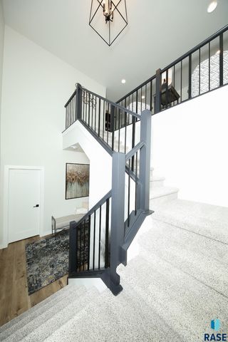 5509 E Canter Ridge Cir Circle, Sioux Falls, SD 57110