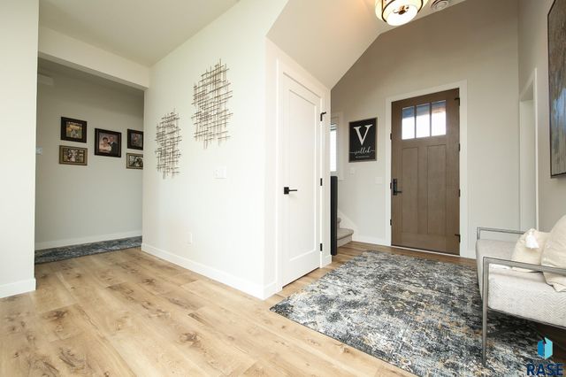 5509 E Canter Ridge Cir Circle, Sioux Falls, SD 57110