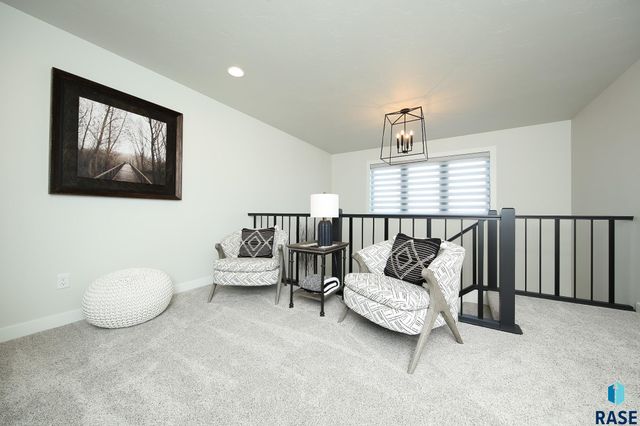 5509 E Canter Ridge Cir Circle, Sioux Falls, SD 57110