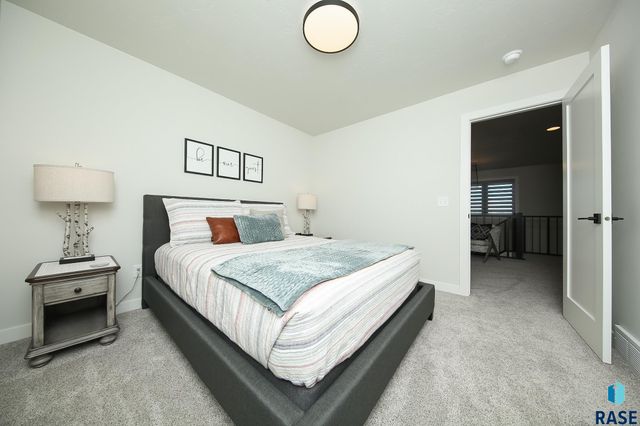 5509 E Canter Ridge Cir Circle, Sioux Falls, SD 57110