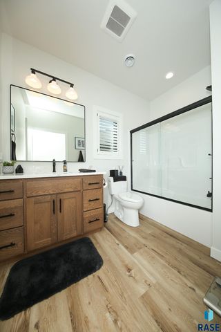 5509 E Canter Ridge Cir Circle, Sioux Falls, SD 57110