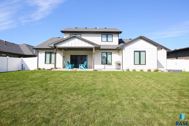 5509 E Canter Ridge Cir Circle, Sioux Falls, SD 57110
