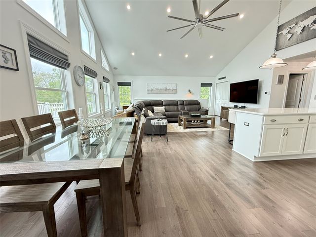 25 DRIFTWOOD Drive, Erie, PA 16511