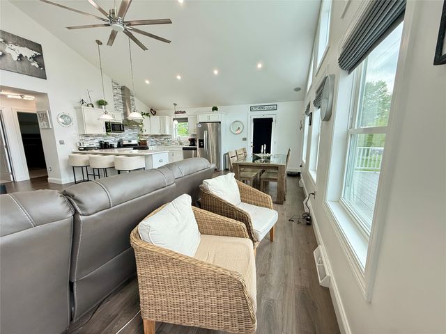 25 DRIFTWOOD Drive, Erie, PA 16511