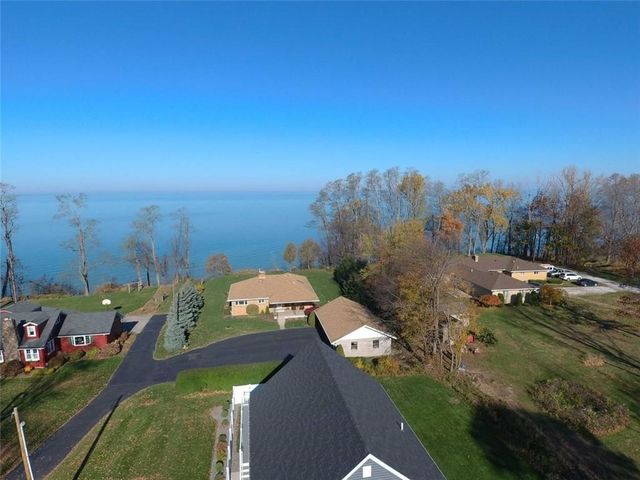 25 DRIFTWOOD Drive, Erie, PA 16511