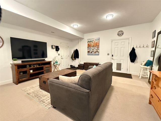 25 DRIFTWOOD Drive, Erie, PA 16511