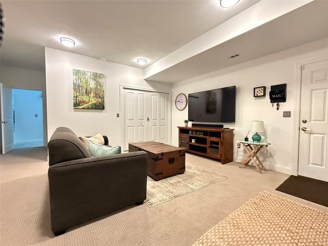 25 DRIFTWOOD Drive, Erie, PA 16511