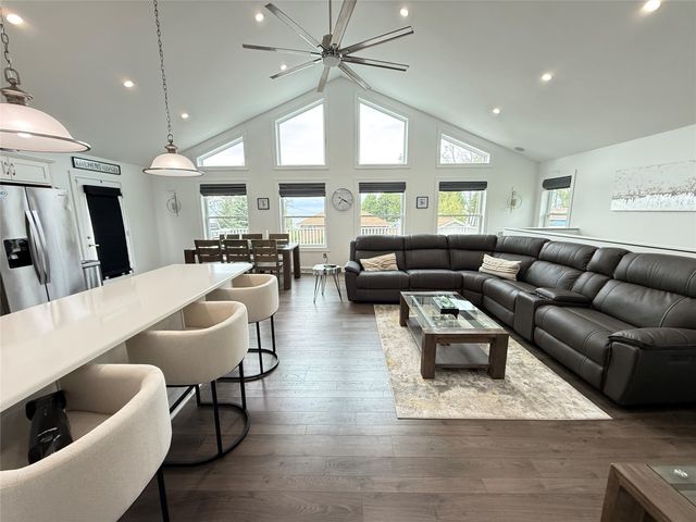 25 DRIFTWOOD Drive, Erie, PA 16511