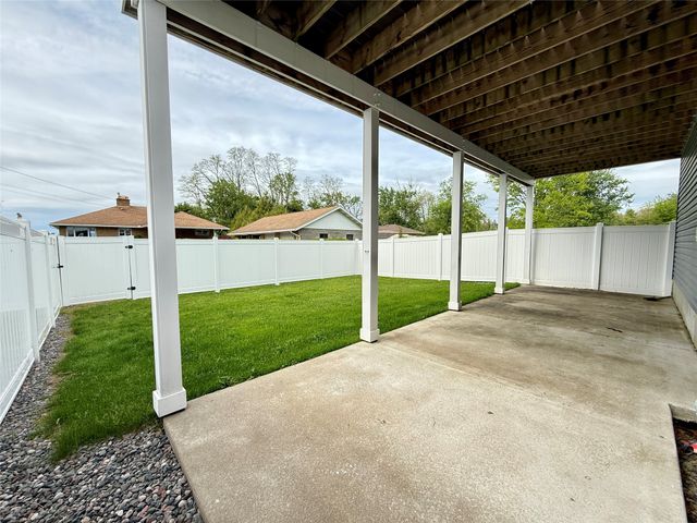 25 DRIFTWOOD Drive, Erie, PA 16511