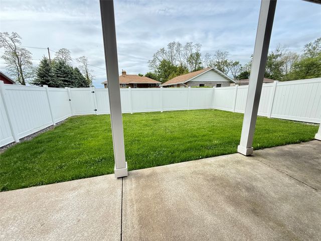 25 DRIFTWOOD Drive, Erie, PA 16511