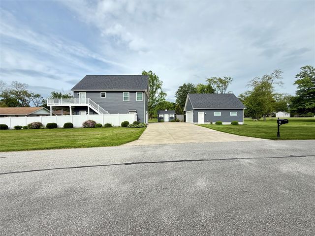 25 DRIFTWOOD Drive, Erie, PA 16511