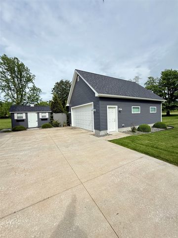 25 DRIFTWOOD Drive, Erie, PA 16511
