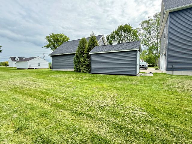 25 DRIFTWOOD Drive, Erie, PA 16511
