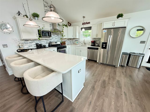 25 DRIFTWOOD Drive, Erie, PA 16511