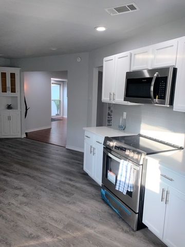 1813 University Drive, Richardson, TX 75081