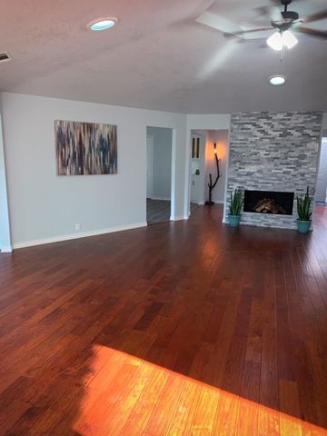 1813 University Drive, Richardson, TX 75081