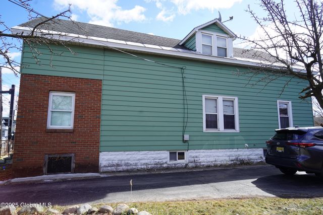 106 McAlpin Street, Albany, NY 12209