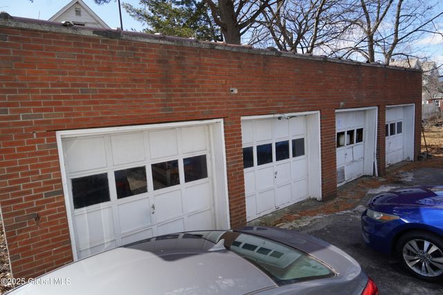 106 McAlpin Street, Albany, NY 12209