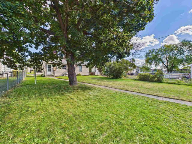4807 N Elm St, Spokane, WA 99205