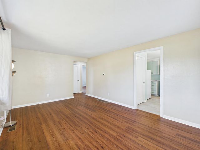 4807 N Elm St, Spokane, WA 99205