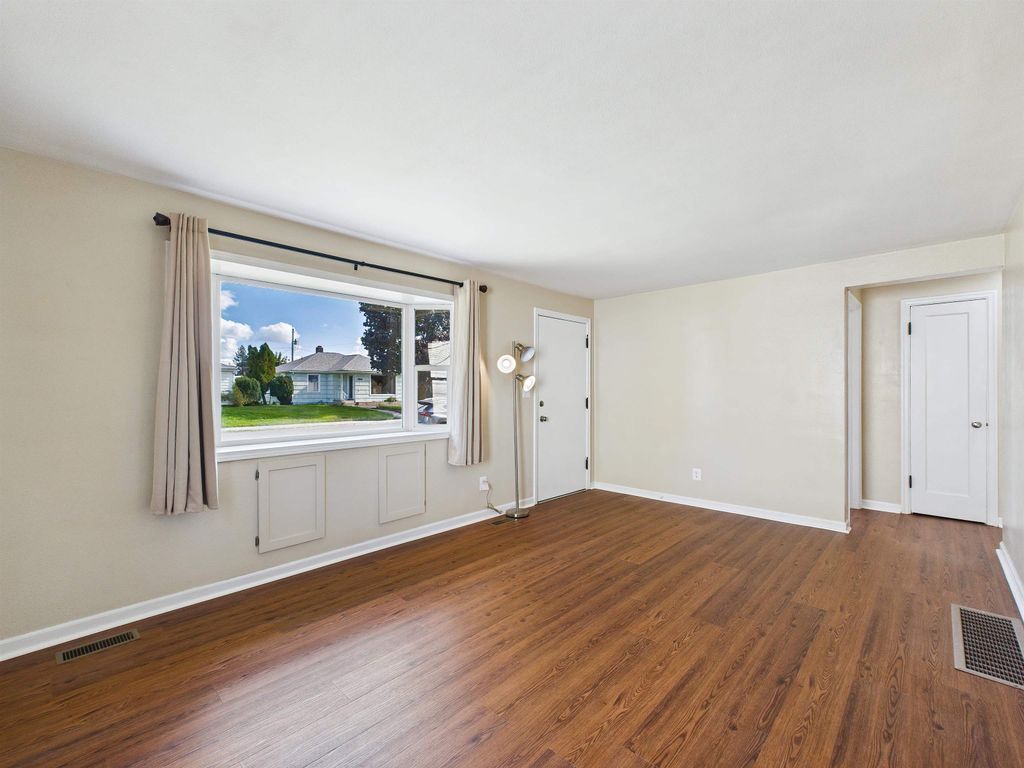 4807 N Elm St, Spokane, WA 99205 photo 5