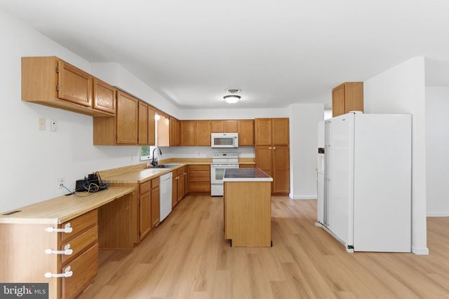 276 WISHBONE CIR, Hedgesville, WV 25427