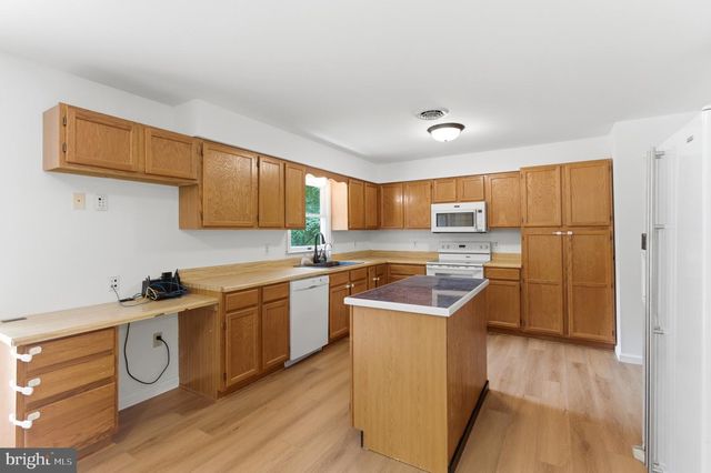 276 WISHBONE CIR, Hedgesville, WV 25427