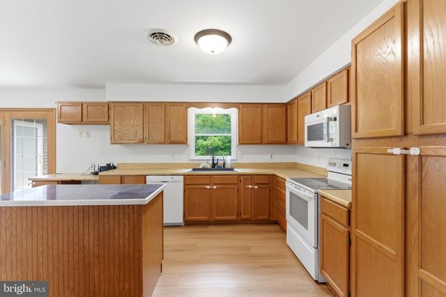 276 WISHBONE CIR, Hedgesville, WV 25427