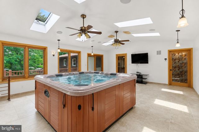 276 WISHBONE CIR, Hedgesville, WV 25427